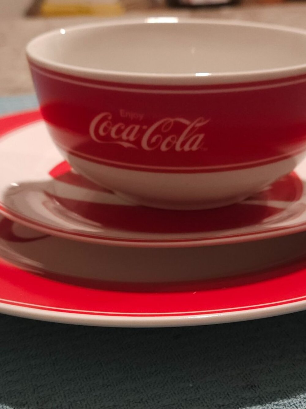 Gibson Coca Cola 3 Piece Dinnerware Place Setting, White and Red logo Pre-Owned